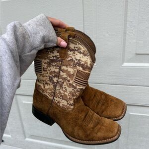 Ariat Tan Suede Leather American Flag Boots Sz 6
